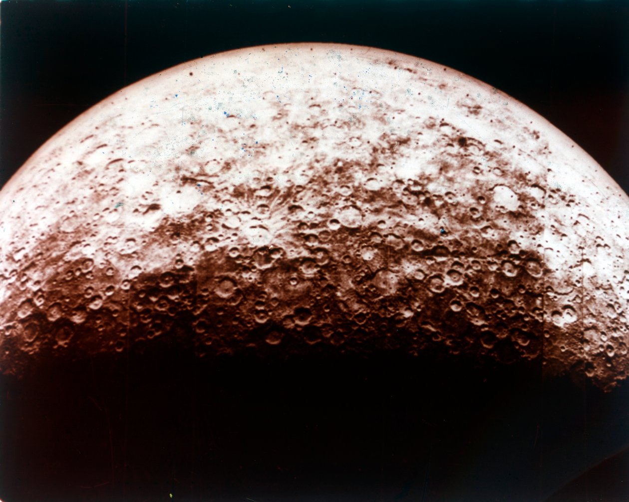 Povrch planety Merkur. od NASA Images