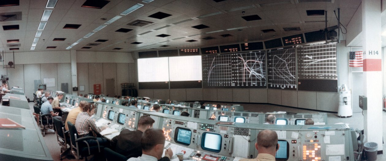 Řídící místnost mise v Mission Control Centre, Houston, Texas, USA, 1971.ston, 1971. od NASA Images