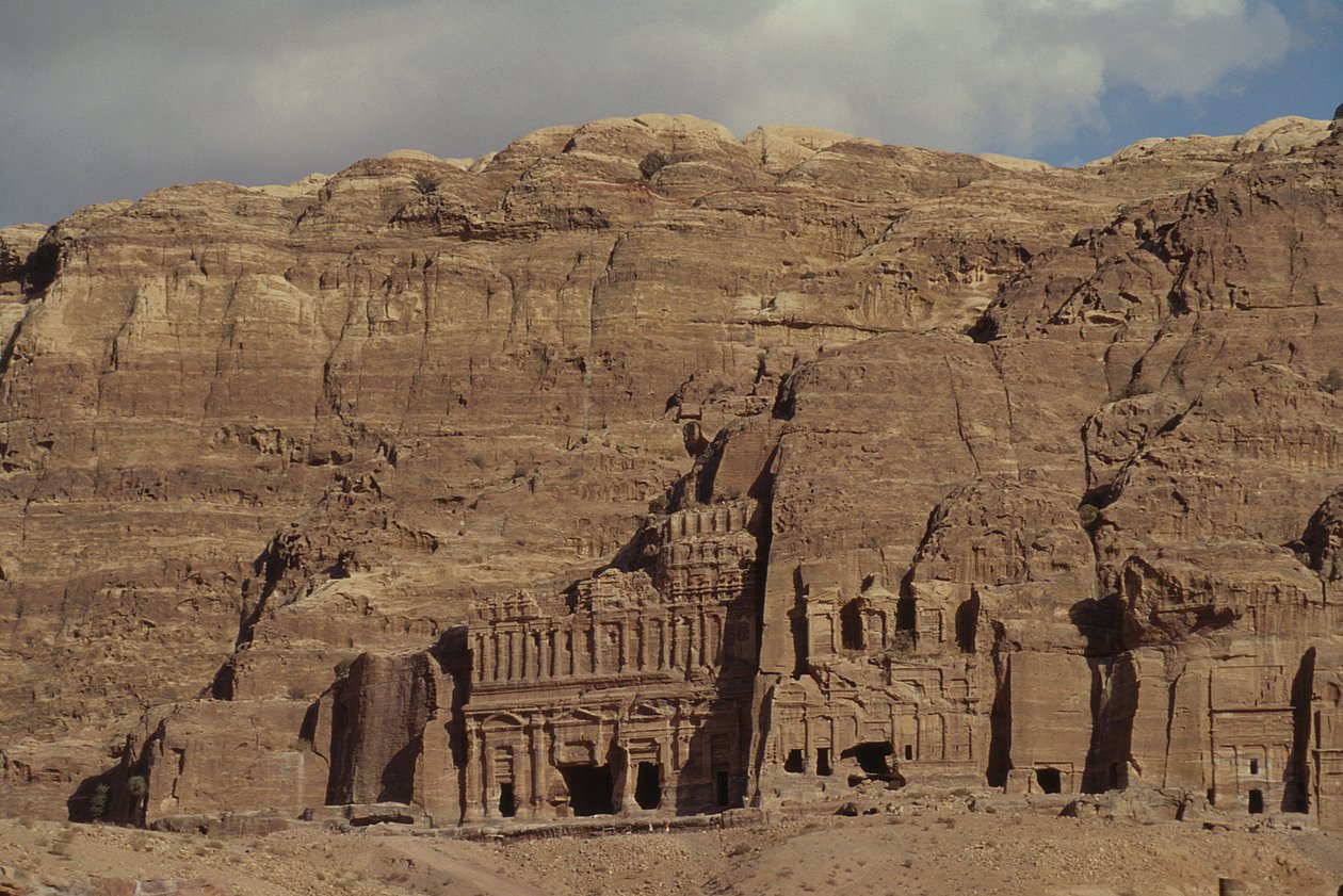 strusková hora od Nabatean