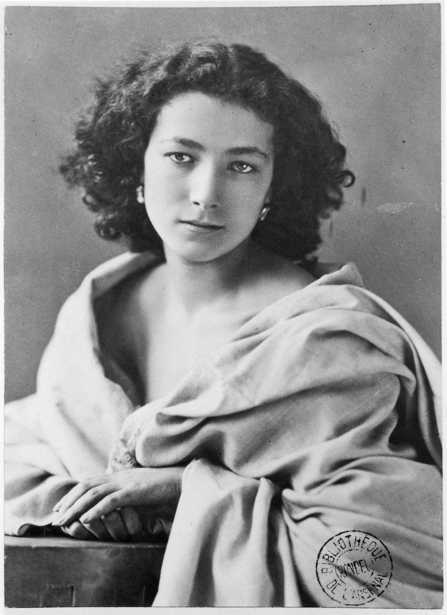 Sarah Bernhardt (1844-1923) v kostýmu, kolem roku 1860 od Nadar