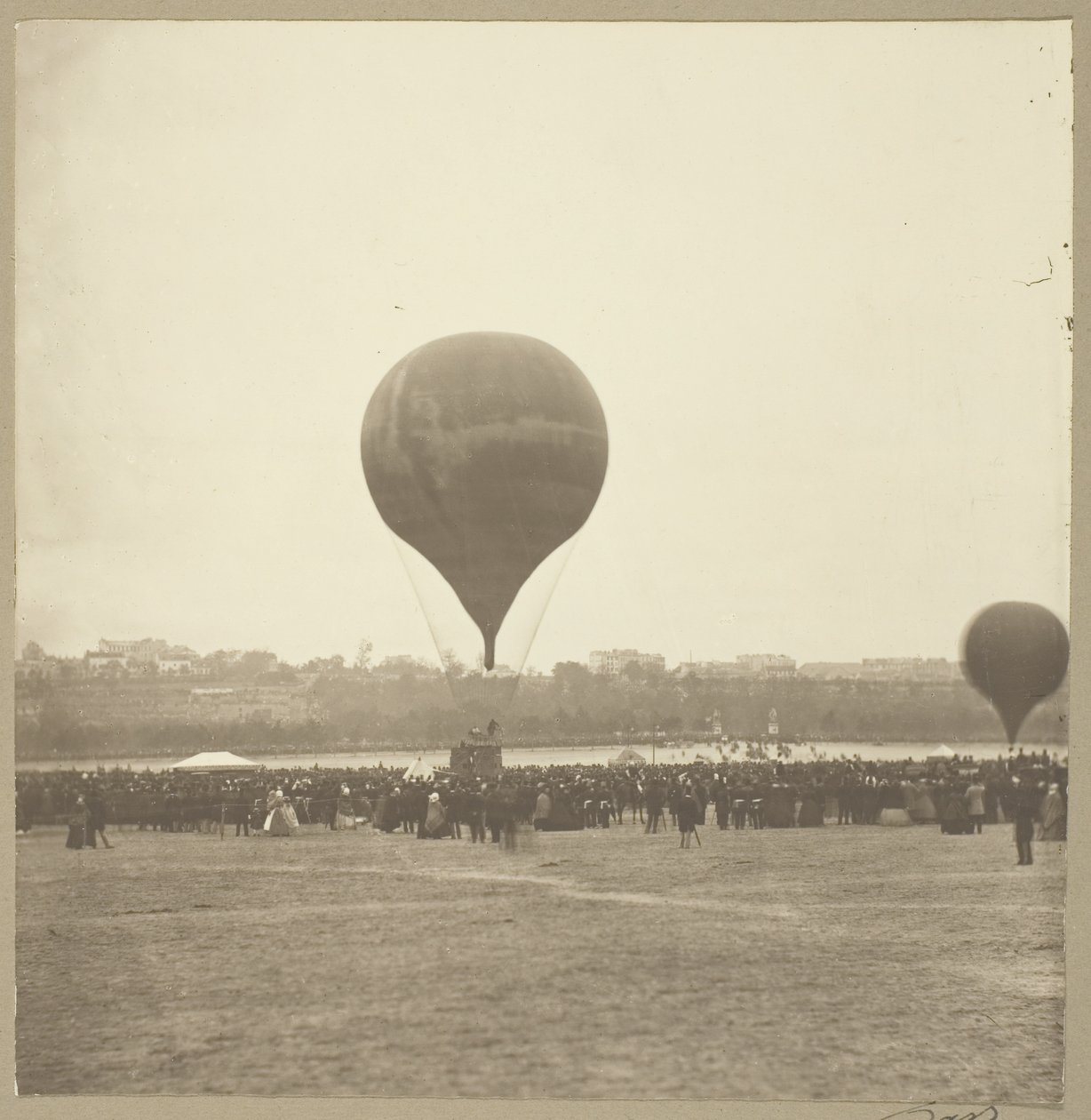 Obr, Champ de Mars, 1863 od Nadar