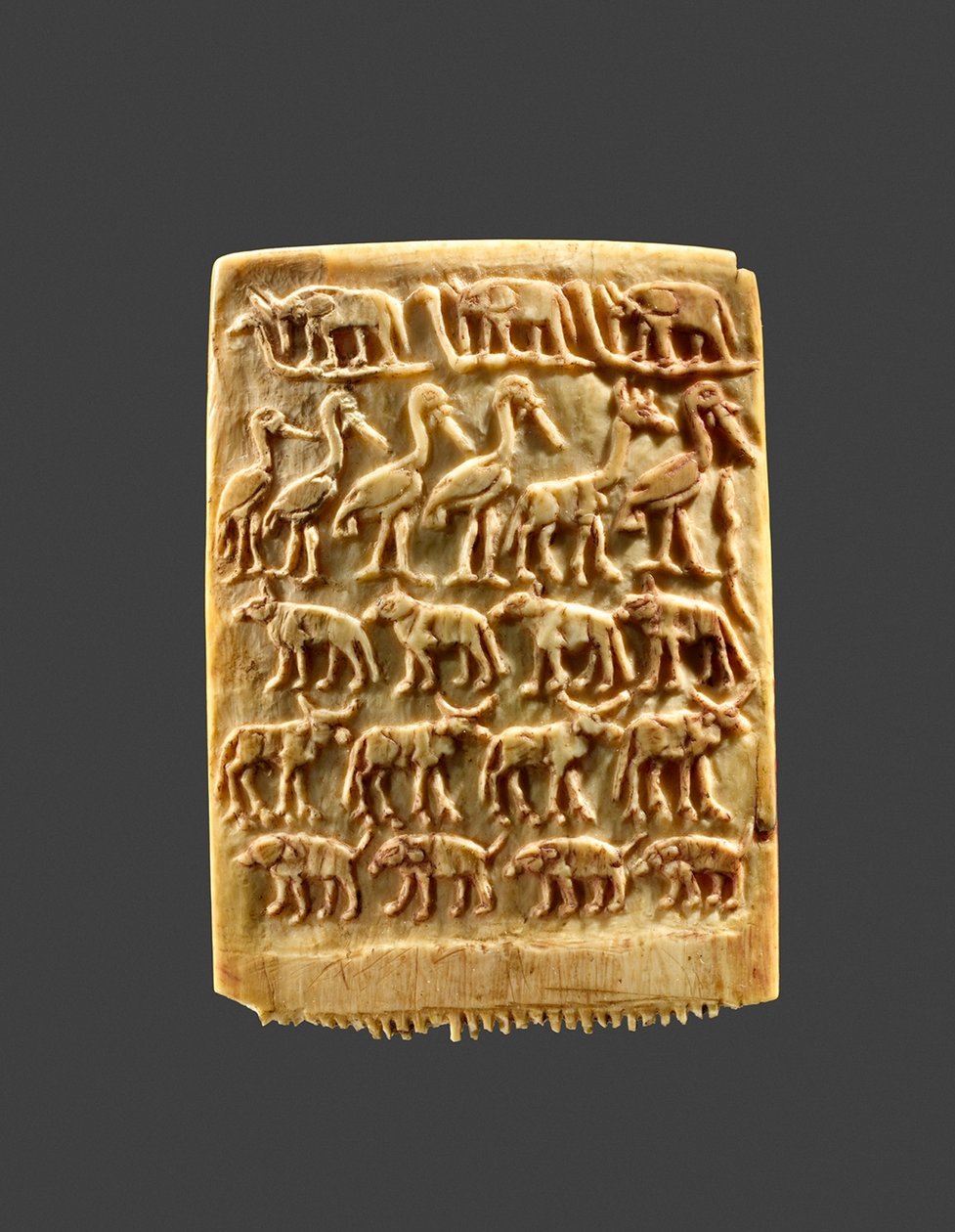 Hřeben do vlasů zdobený řadami divokých zvířat, cca 3200–3100 př. n. l. (slonovina) od Naqada Period Egyptian