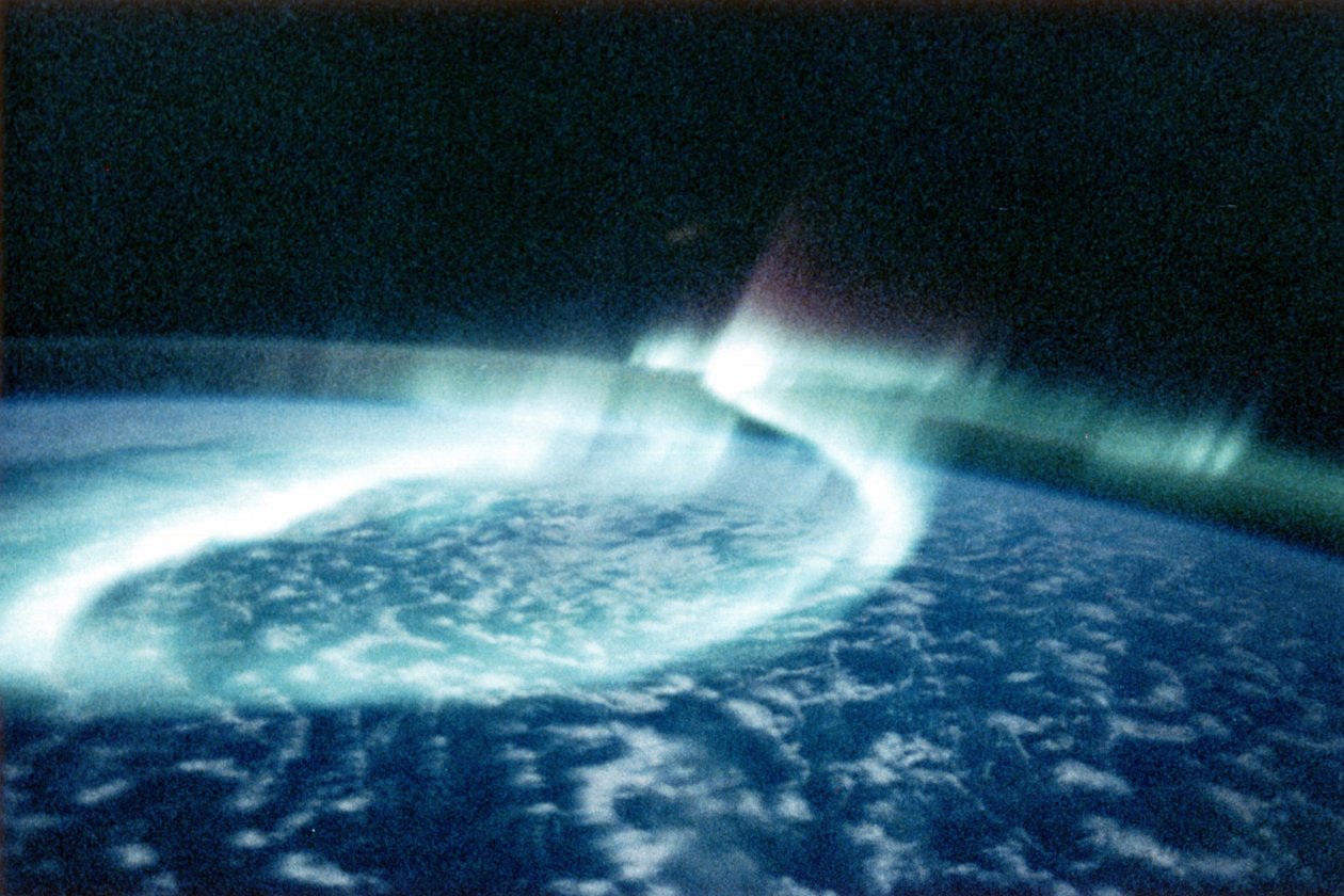 Aurora Borealis (Northern Lights) při pohledu z vesmíru. NASA fotografie. od National Aeronautics and Space Administration National Aeronautics and Space Administration