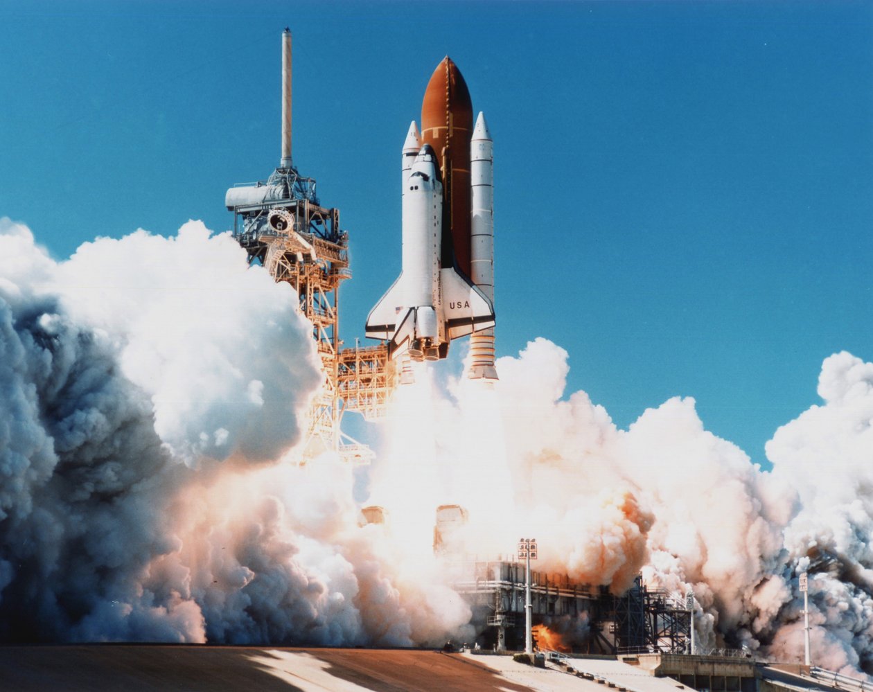 Start raketoplánu Columbia z Kennedyho vesmírného střediska na Floridě, 4. dubna 1997. Fotografie NASA. od National Aeronautics and Space Administration National Aeronautics and Space Administration