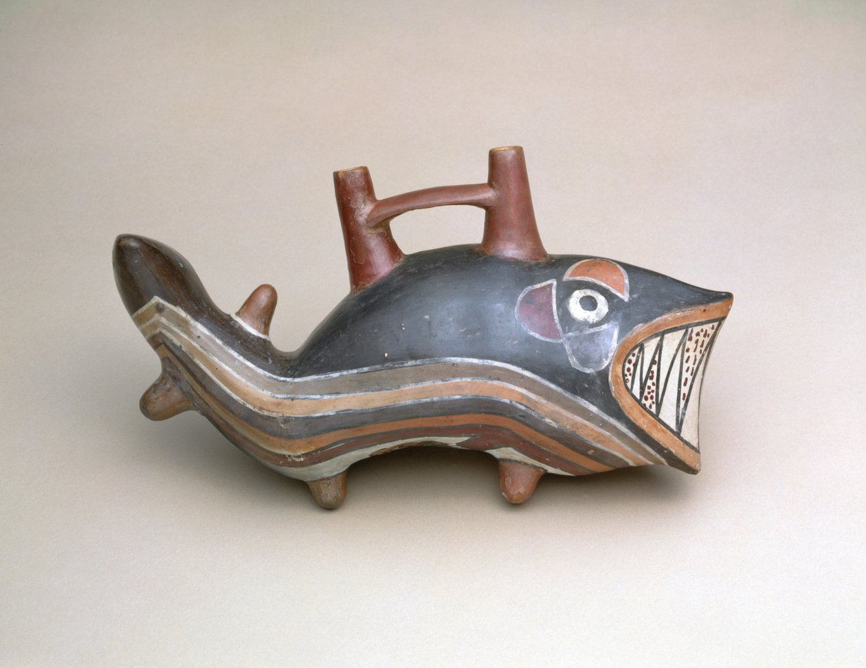 Killer-Whale Vessel, Peru, 100 př. n. l. - 600 n. l. (hliněné nádobí s polychromovaným skluzem) od Nazca Culture