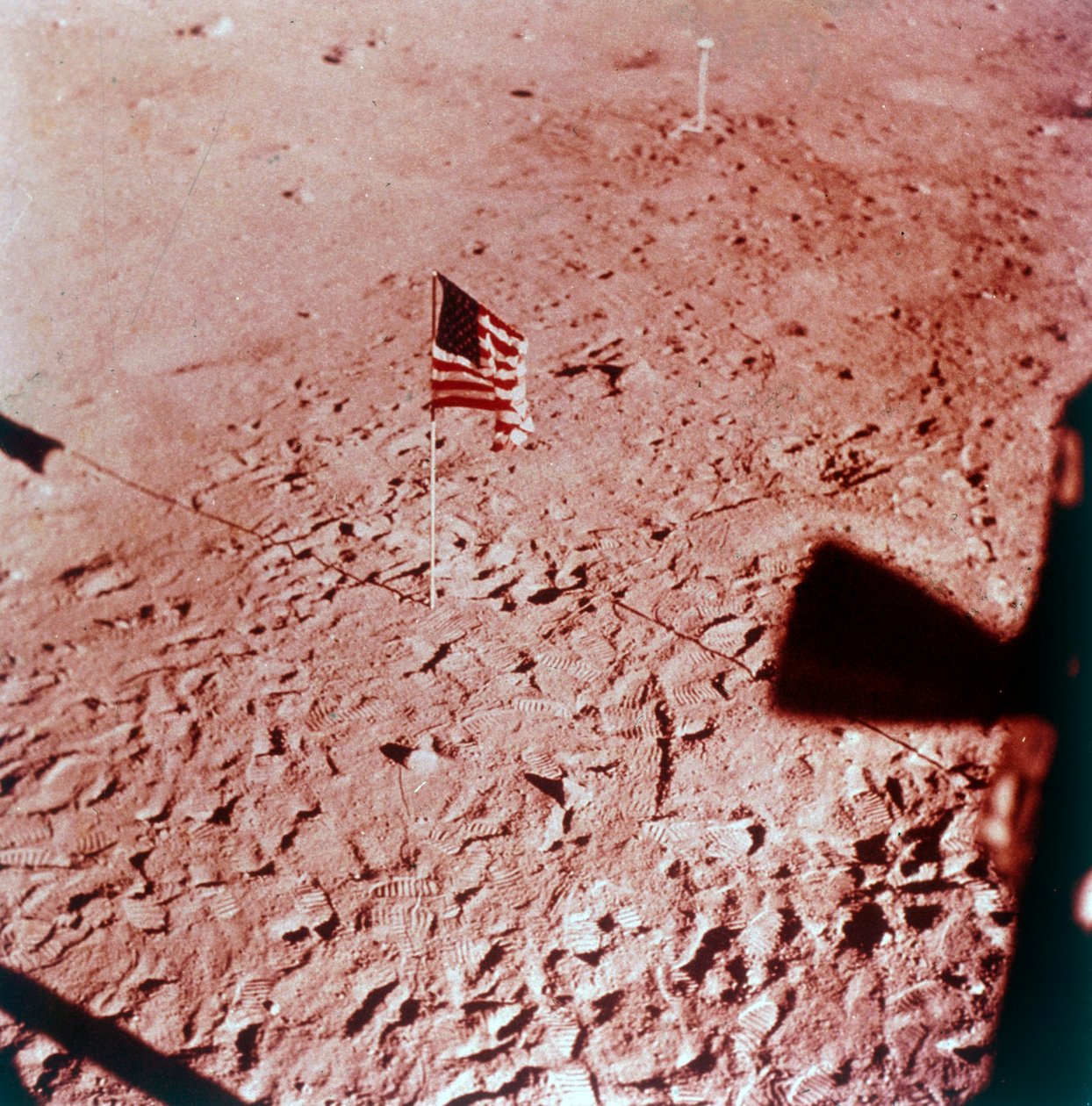 Americká vlajka na Měsíci, mise Apollo 11, červenec 1969. od Neil Armstrong