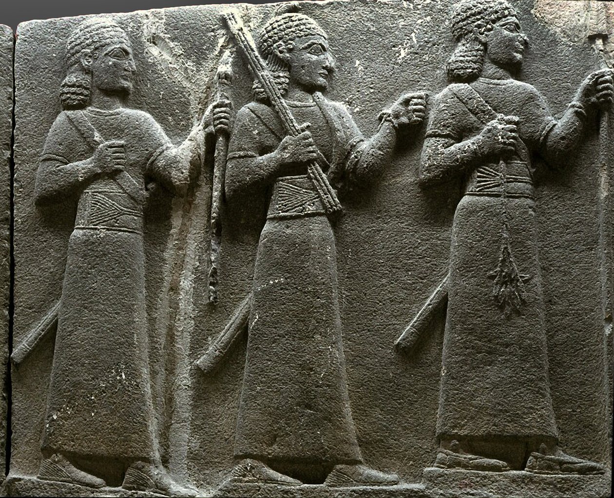 Reliéf zobrazující chetitské soudní úředníky z tureckého kamene od Neo Hittite