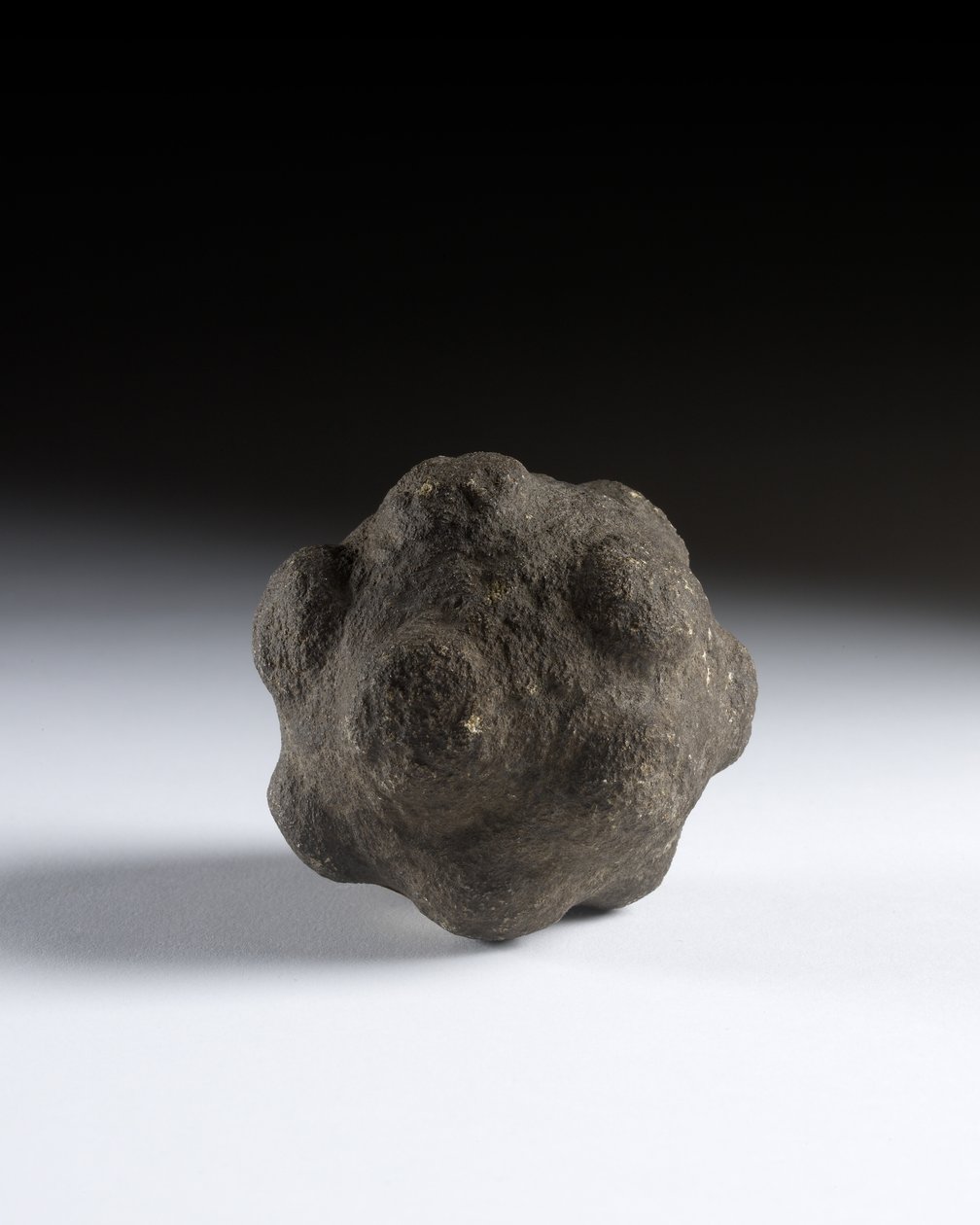 Vyřezávaná koule, pozdní neolit, Skotsko, asi 3750-2000 př. n. l. od Neolithic