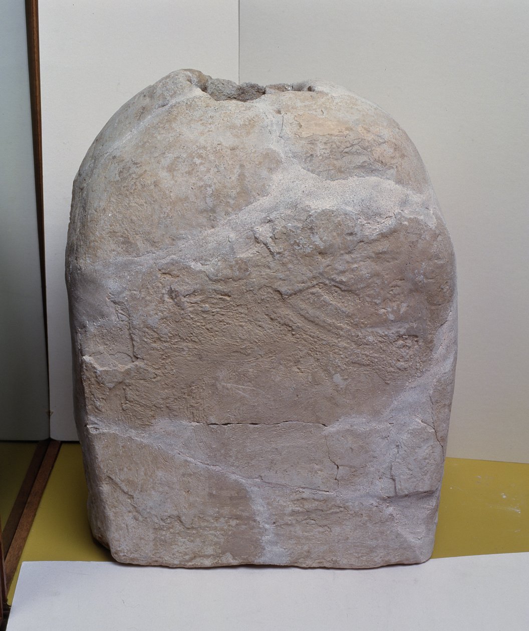 Obdélníková nádoba White Ware, Jericho, neolit B, cca 1000-6000 př.nl (hlína) od Neolithic
