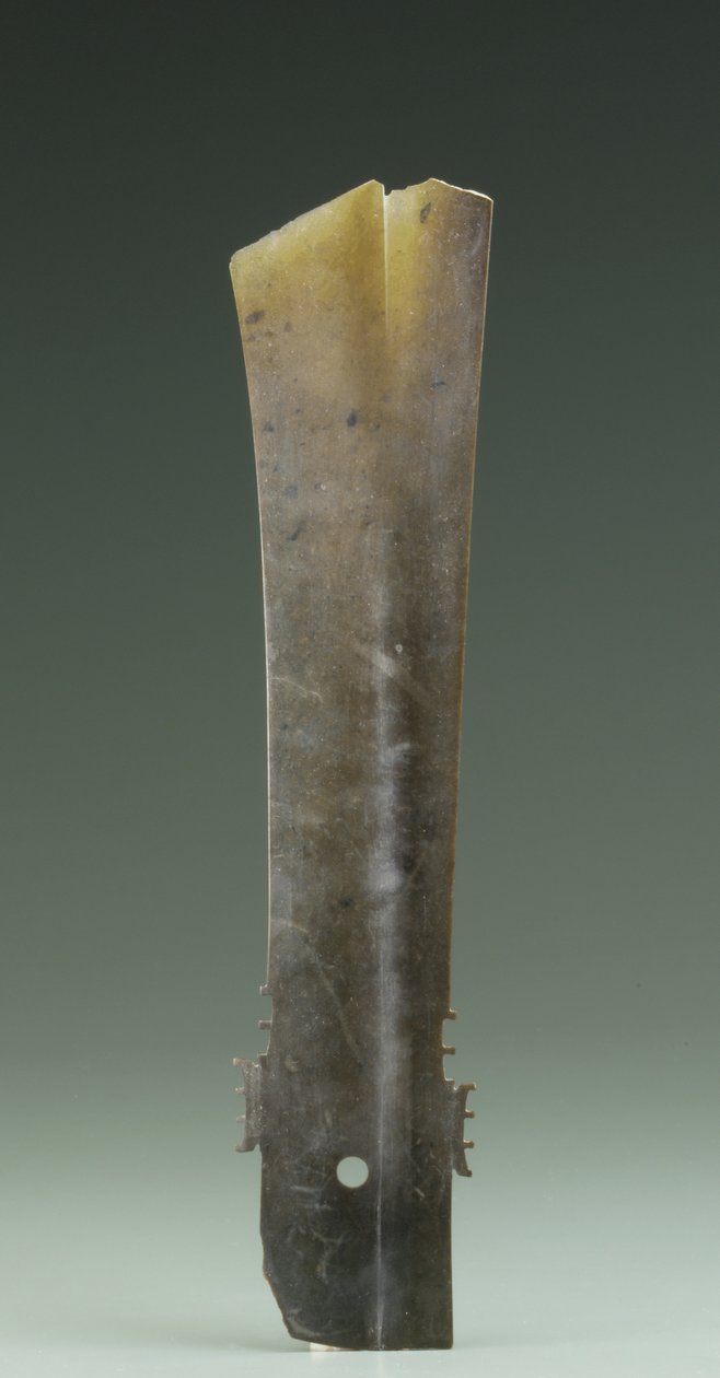 Vidlicový sekáč (zhang), kultura Qijia, cca 2500-2000 př. n. l. (nefrit) od Neolithic Period Chinese School