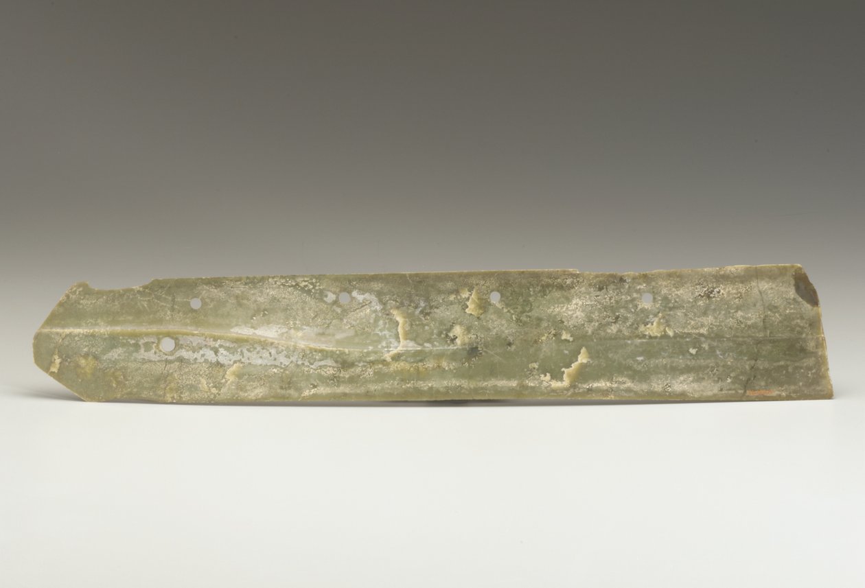 Sklízecí nůž (hu), kultura Qijia, cca 2500-2000 př.nl (nefrit) od Neolithic Period Chinese School