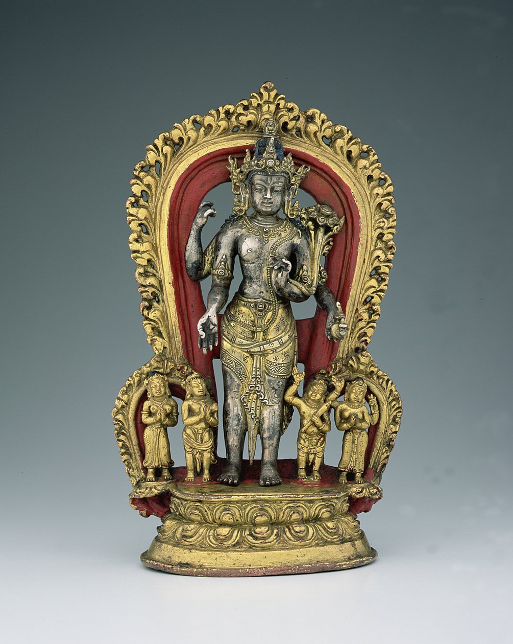 Jatamukuta Lokesvara, Khasa Malla Kingdom (1100-1484) (pozlacený balík, slitina mědi a pigment) od Nepalese School