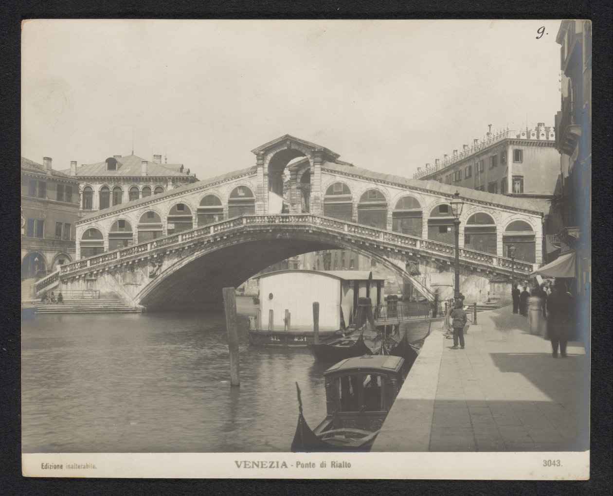 Rialtobrug v Benátkách Benátky – most Rialto (název na objektu) od Neue Photographische Gesellschaft