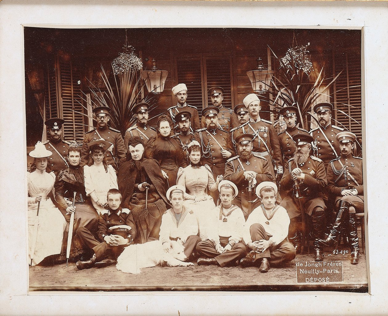 Romanovci: Rodina císaře Alexandra III. 1890. od Neuilly sur Seine . Photo studio