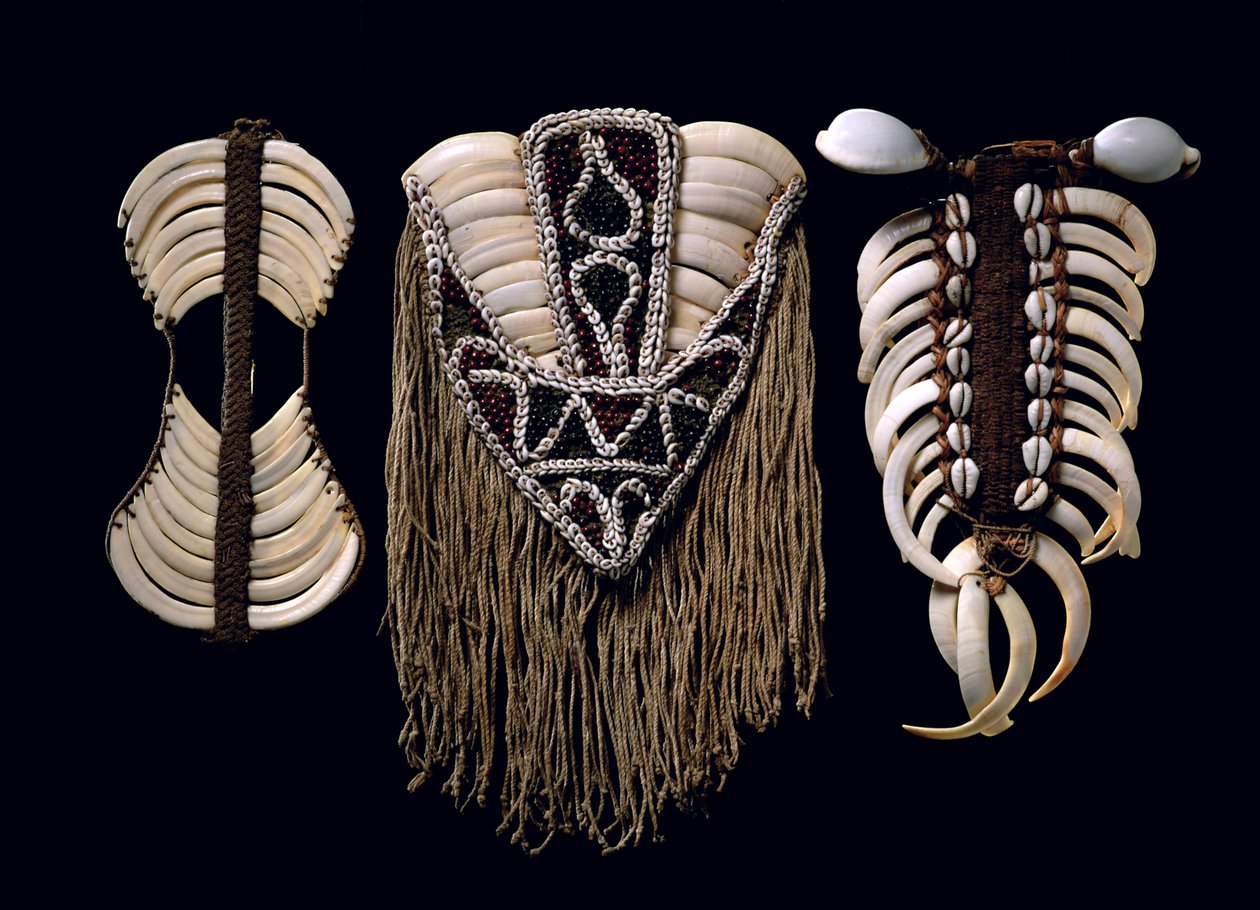 Ornamenty na hrudi od Papua New Guinean
