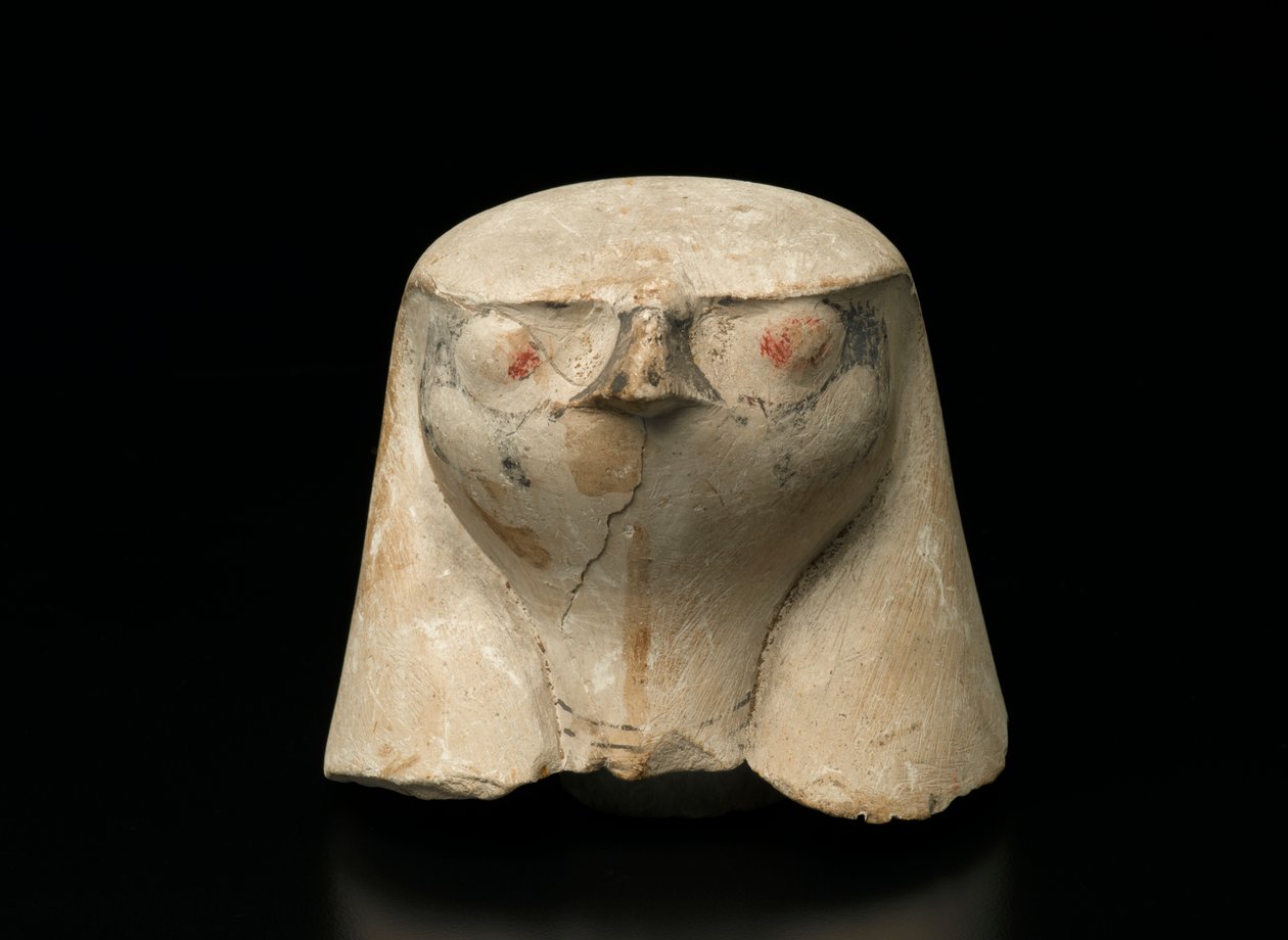 Kryt baldachýnu se sokolí hlavou, 19.-20. dynastie (vápenec) Kanopský pohár (vápenec) od New Kingdom Egyptian