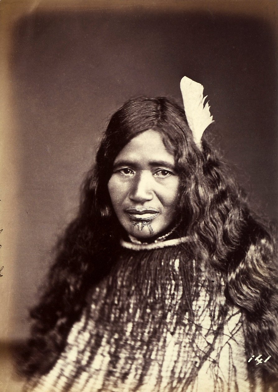 Portrét Maory s potetovaným obličejem, cca 1886-88 od New Zealand Photographer