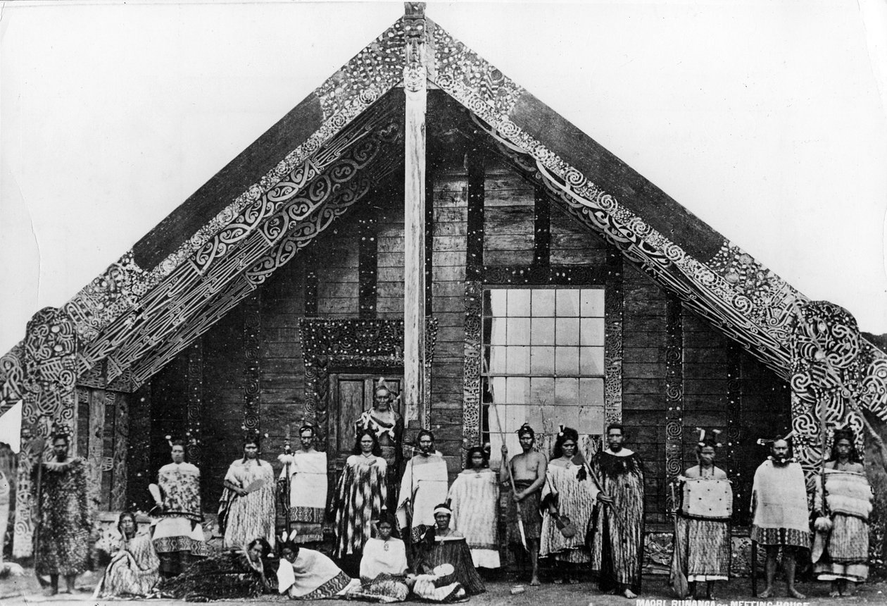Maori Runanga nebo Dům setkávání, c.1863-80 od New Zealand Photographer
