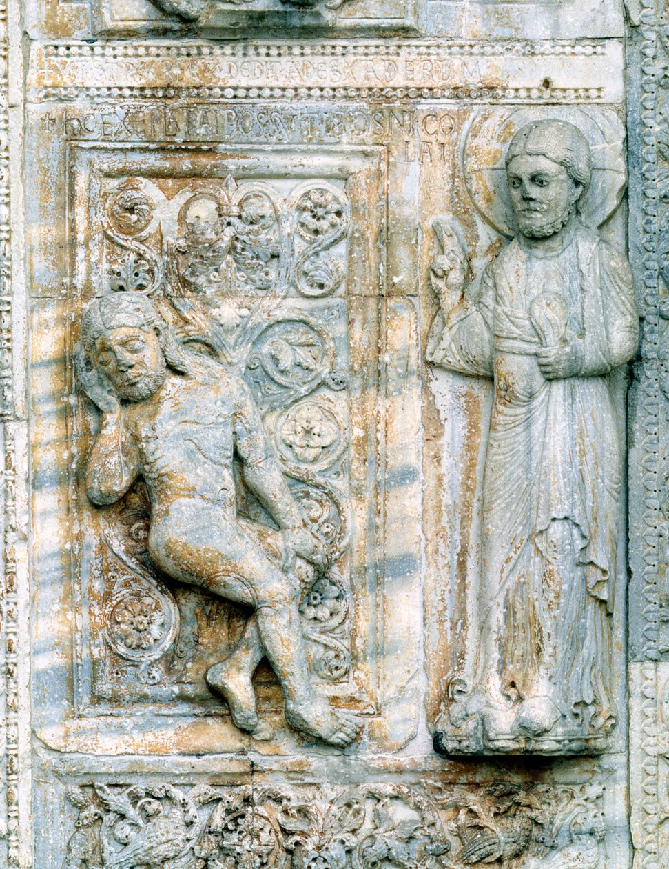 Příběh Adama a Evy, z jižní strany západní verandy, c.1120-38 mramorový detail z roku 236811 od Nicholaus