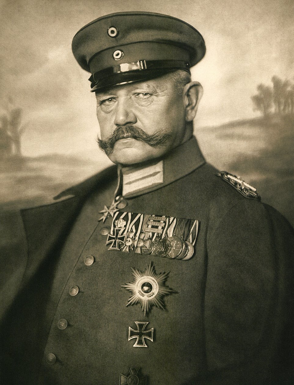 Portrét Paula von Hindenburga od Nicola Perscheid