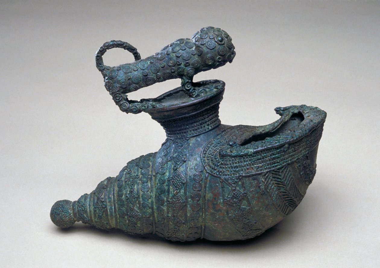 Nádoba s mušlí a zvířetem, Igbo-Ukwu, 9.-10. století (olovnatý bronz) od Nigerian