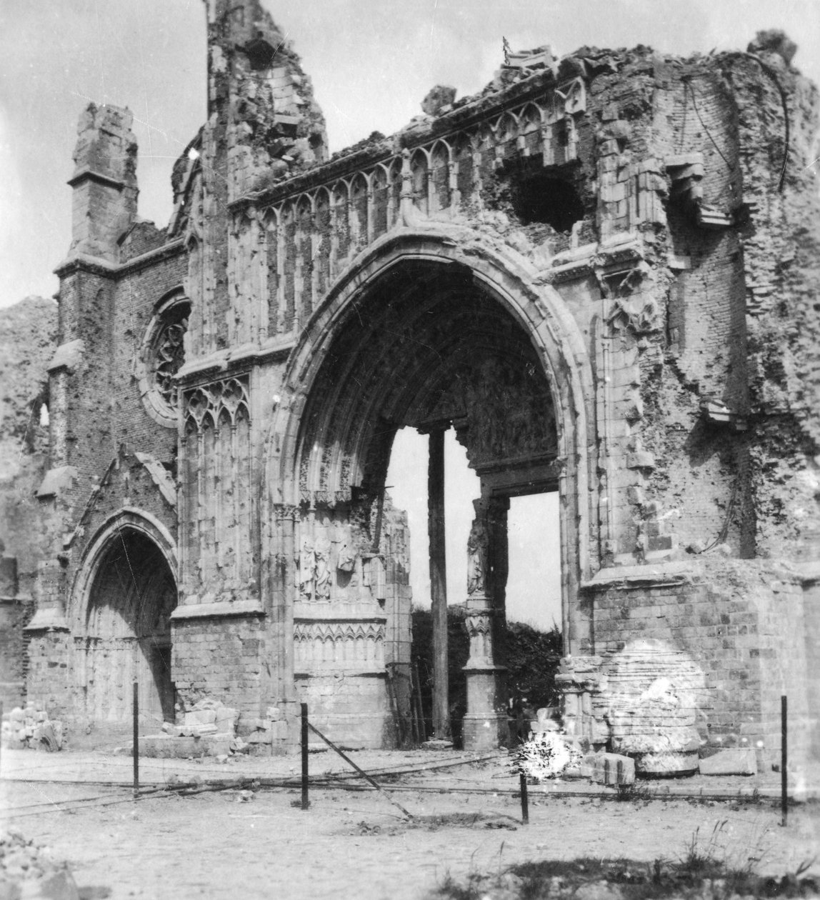 Ruiny katedrály, Ypres, Belgie, první světová válka, c1914-c1918 od Nightingale and Co