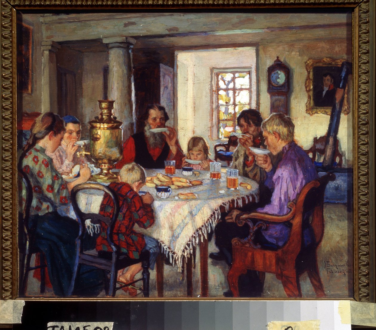 Noví majitelé domů, velká rodina u stolu popíjející čaj ve svém novém domě, 20. století (olej na dřevě) od Nikolai Petrovich Bogdanov Belsky
