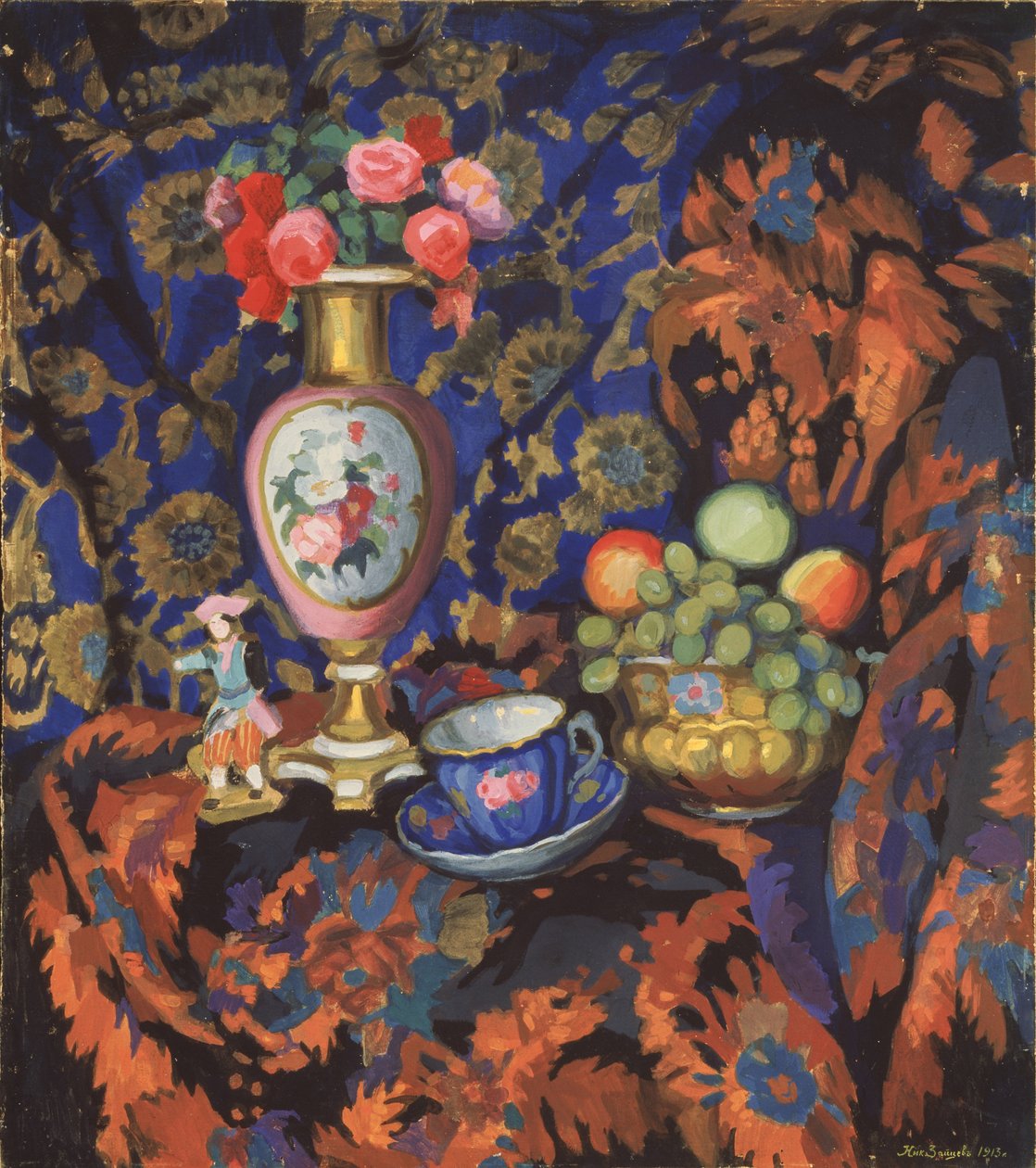Zátiší s porcelánem a květinami, 1913 od Nikolai Semyonovich Zaytsev