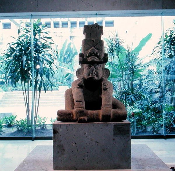 Památka 1 ze San Martin Pajapan, předklasické období (kámen) od Olmec Olmec