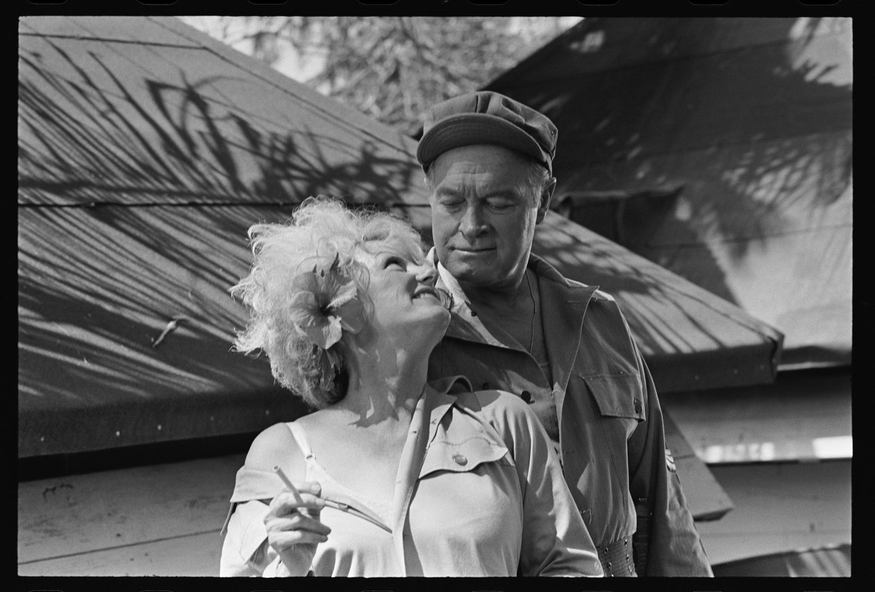 Bob Hope a Phyllis Diller na natáčení filmu 