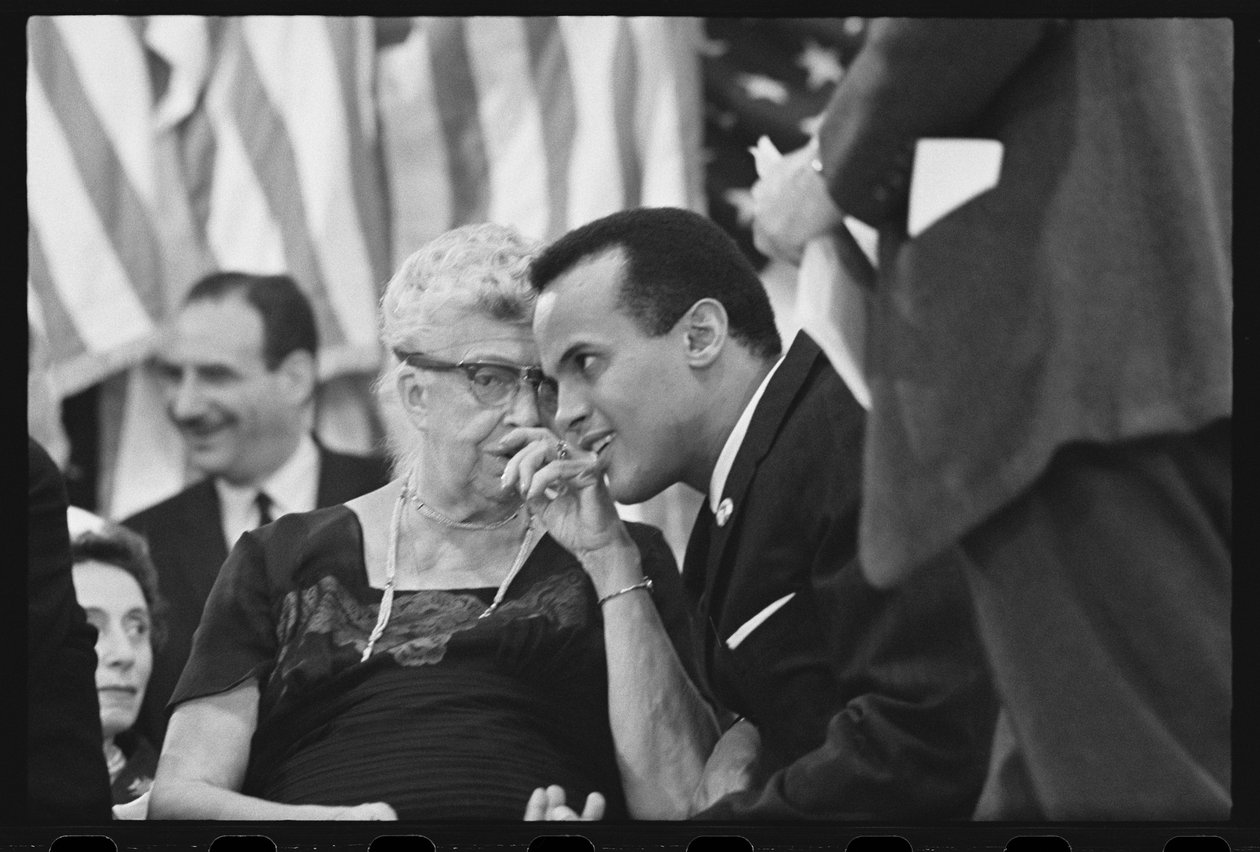 Eleanor Rooseveltová s Harrym Belafontem na volebním shromáždění od Orlando Suero