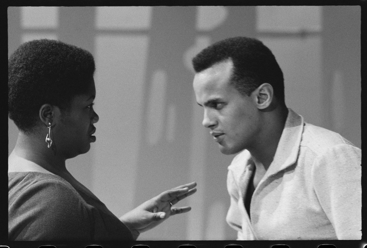 Harry Belafonte s Odettou na natáčení televizního speciálu od Orlando Suero