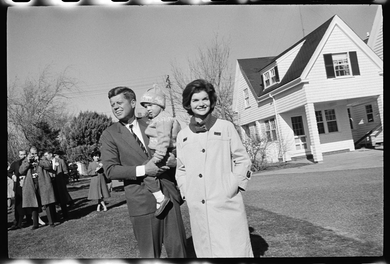 John F. Kennedy s Jackie Kennedy a dcerou Caroline od Orlando Suero