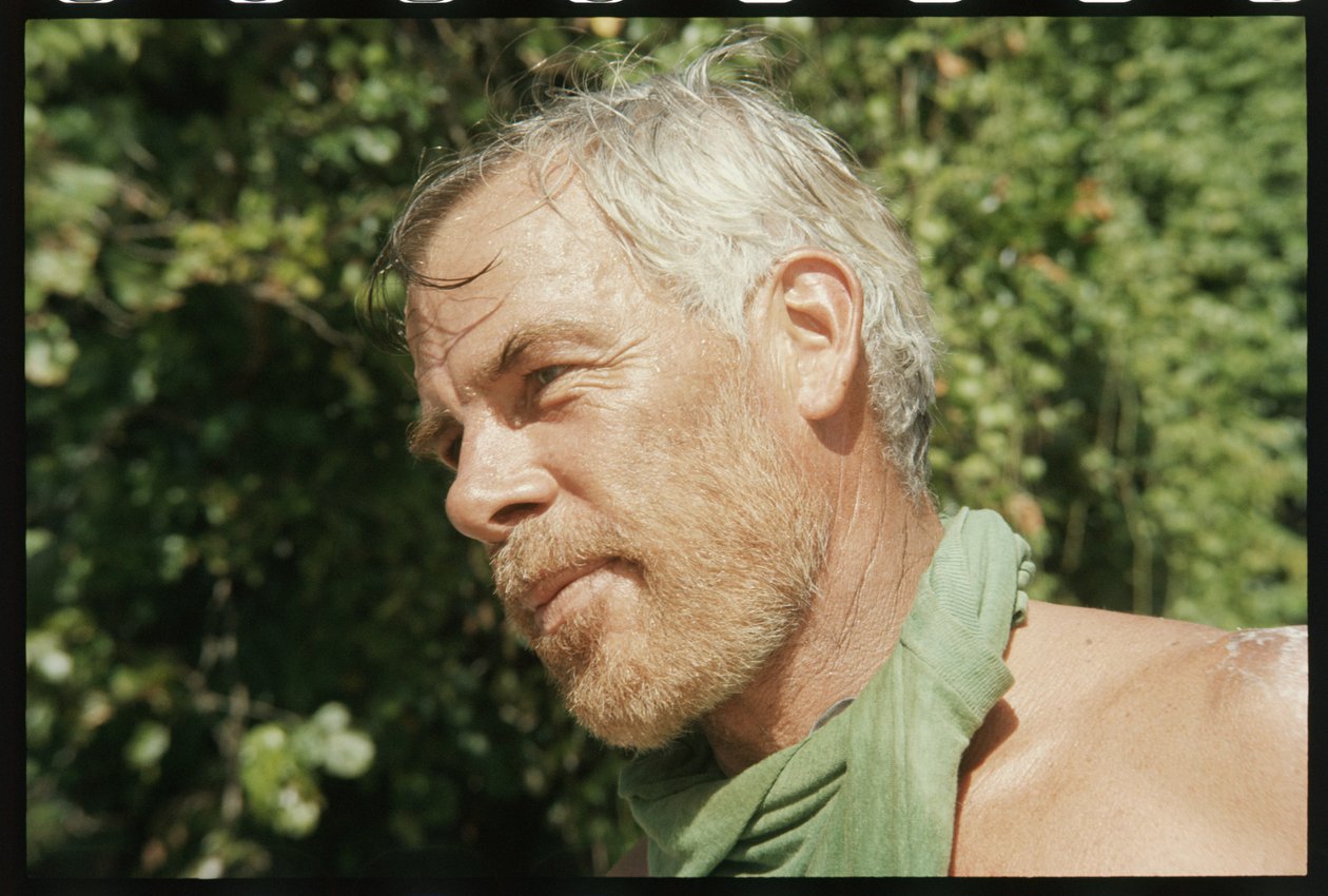 Lee Marvin na natáčení filmu „Hell in the Pacific“ od Orlando Suero