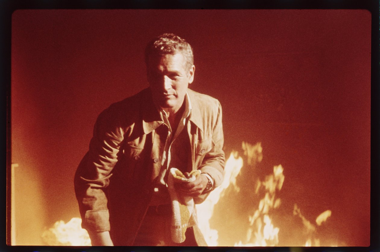 Paul Newman na natáčení filmu The Towering Inferno od Orlando Suero