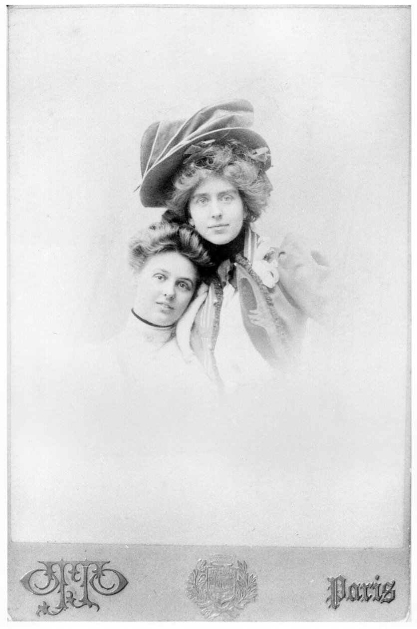Nathalie Clifford Barney (1876-1972) a Renee Vivien (1877-1909) koncem 19. století od Otto Studio