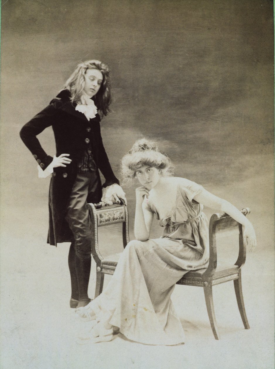 Nathalie Clifford Barney (1876-1972) a Renee Vivien (1877-1909) koncem 19. století od Otto Studio
