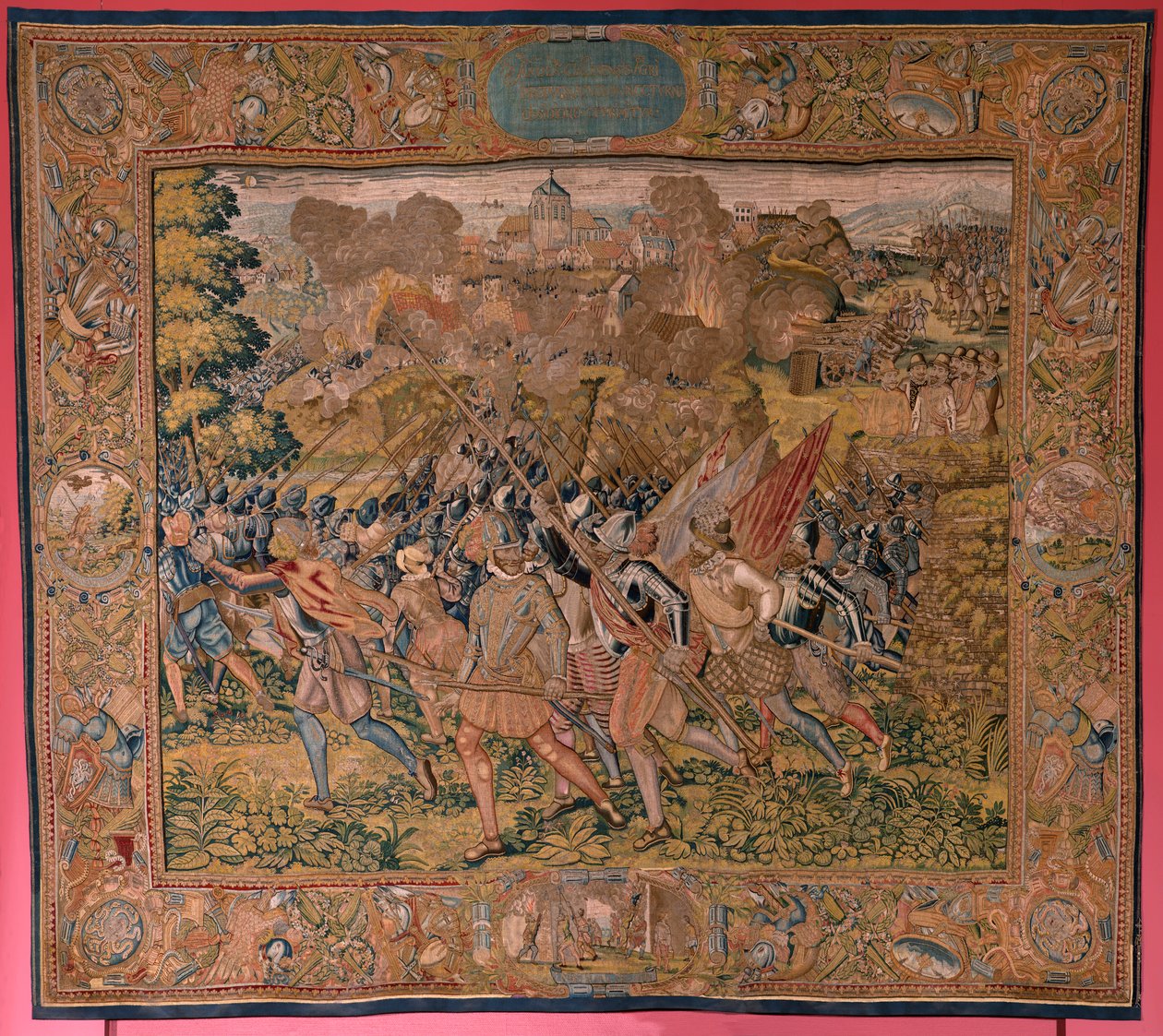 Vlámský gobelín. Seriál Triumfy a bitvy arcivévody Alberta. Noční útok na Ardres nebo obsazení nízkého města Ardres (Asalto nocturno de Ardrés o Toma de la baja villa de Ardrés). Třetí tapisérie v sérii. Model Otto van Veen a Hans I Snell od Otto van Veen