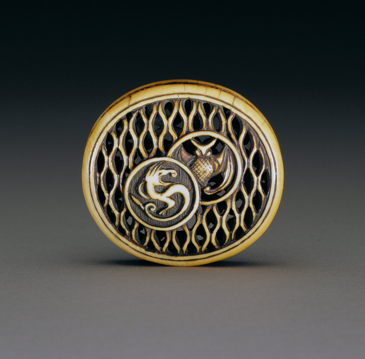 Averz netsuke, cca 1870 (reverz viz 195486) od Ozaki Kokusai