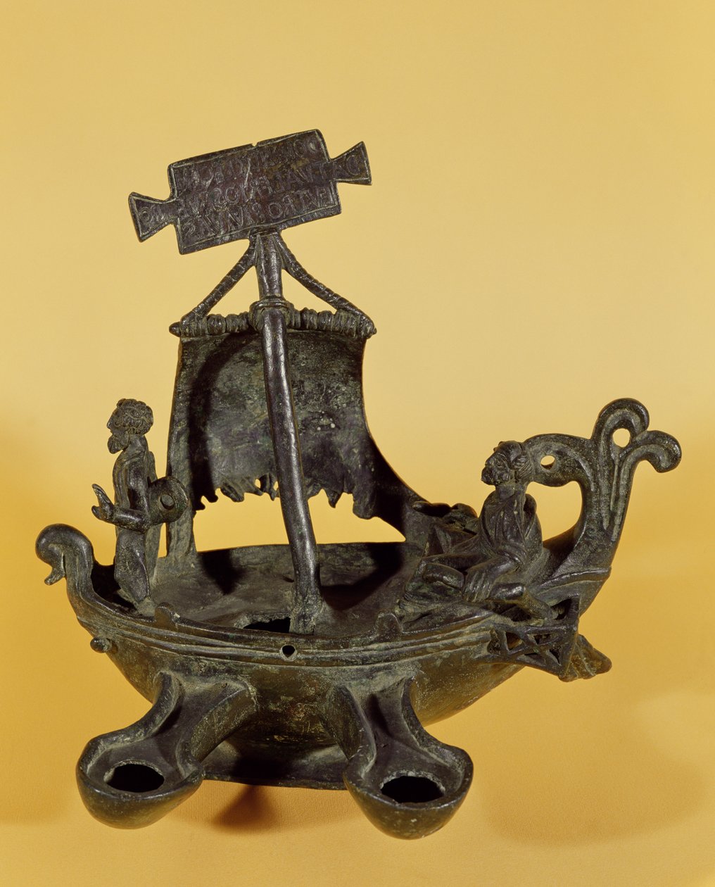 Lampa v podobě člunu se sv. Pavlem a sv. Petrem (bronz) od Paleo Christian