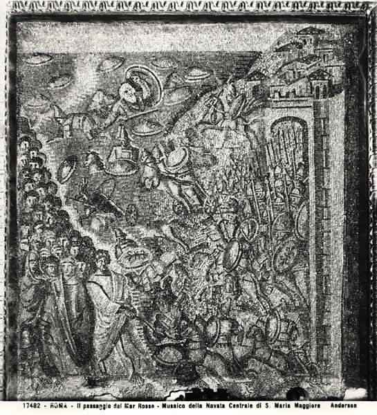 Přechod přes Rudé moře, z centrální lodi (mozaika) (černobílá fotografie) od Paleo Christian