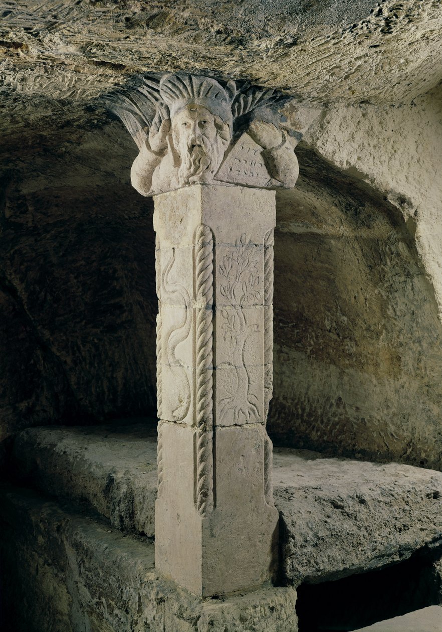 Sloup z krypty s hlavou Mojžíše tvořící hlavní město, 415 našeho letopočtu od Paleo Christian