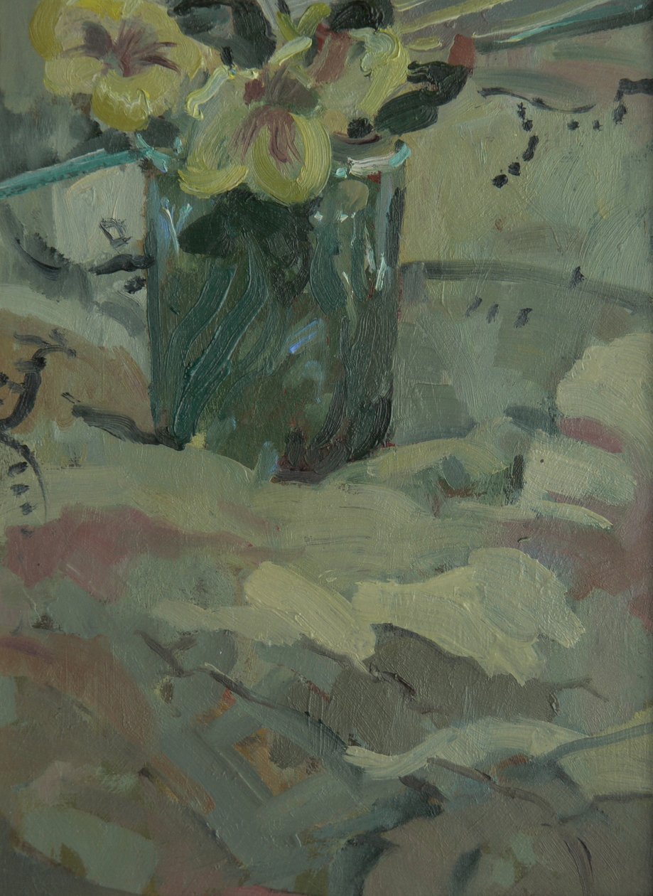 Žluté květy v zeleném květináči, 2009 od Pat Maclaurin