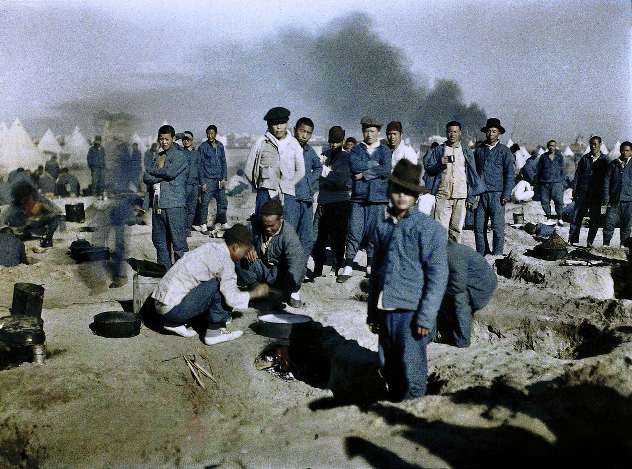 Tábor dělníků z britského čínského pracovního sboru naverbovaných k účasti na kampani na Blízkém východě, Egypt, 1917 (autochrom) od Paul Castelnau