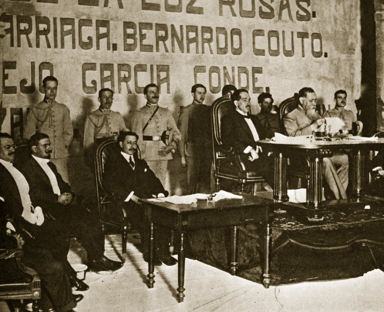 Venustiano Carranza na Queretarské úmluvě v prosinci 1917 od Paul Thompson