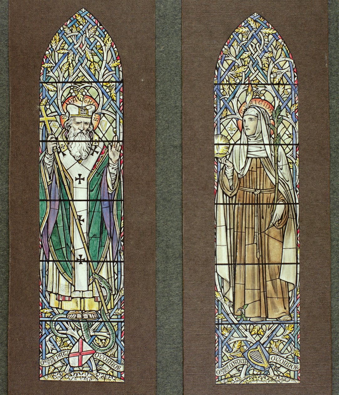 Design pro vitrážová okna zobrazující svatého Patrika a sv. Bridget v kapli skotských svatých v opatství Fort Augustus, Loch Ness, 1919 od Paul Vincent Woodroffe