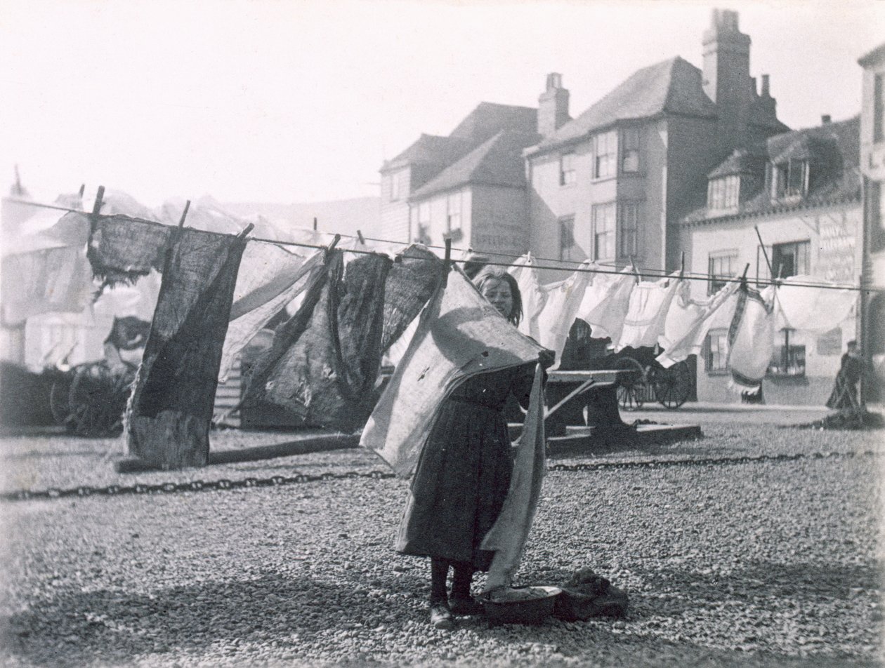 Vyhazuji praní, Hastings Old Town od Paul Martin