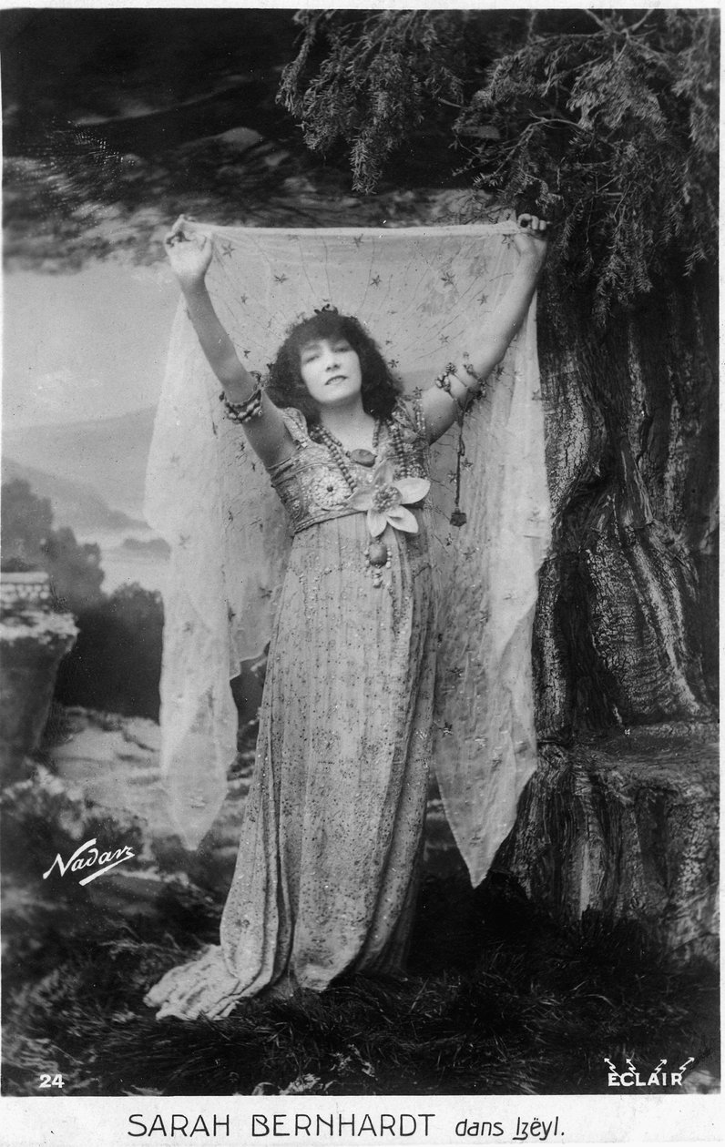 Henriette Rosine Bernard aka Sarah Bernhardt (1844-1923) jako Izëyl, pohlednice (čb foto) od Paul Nadar