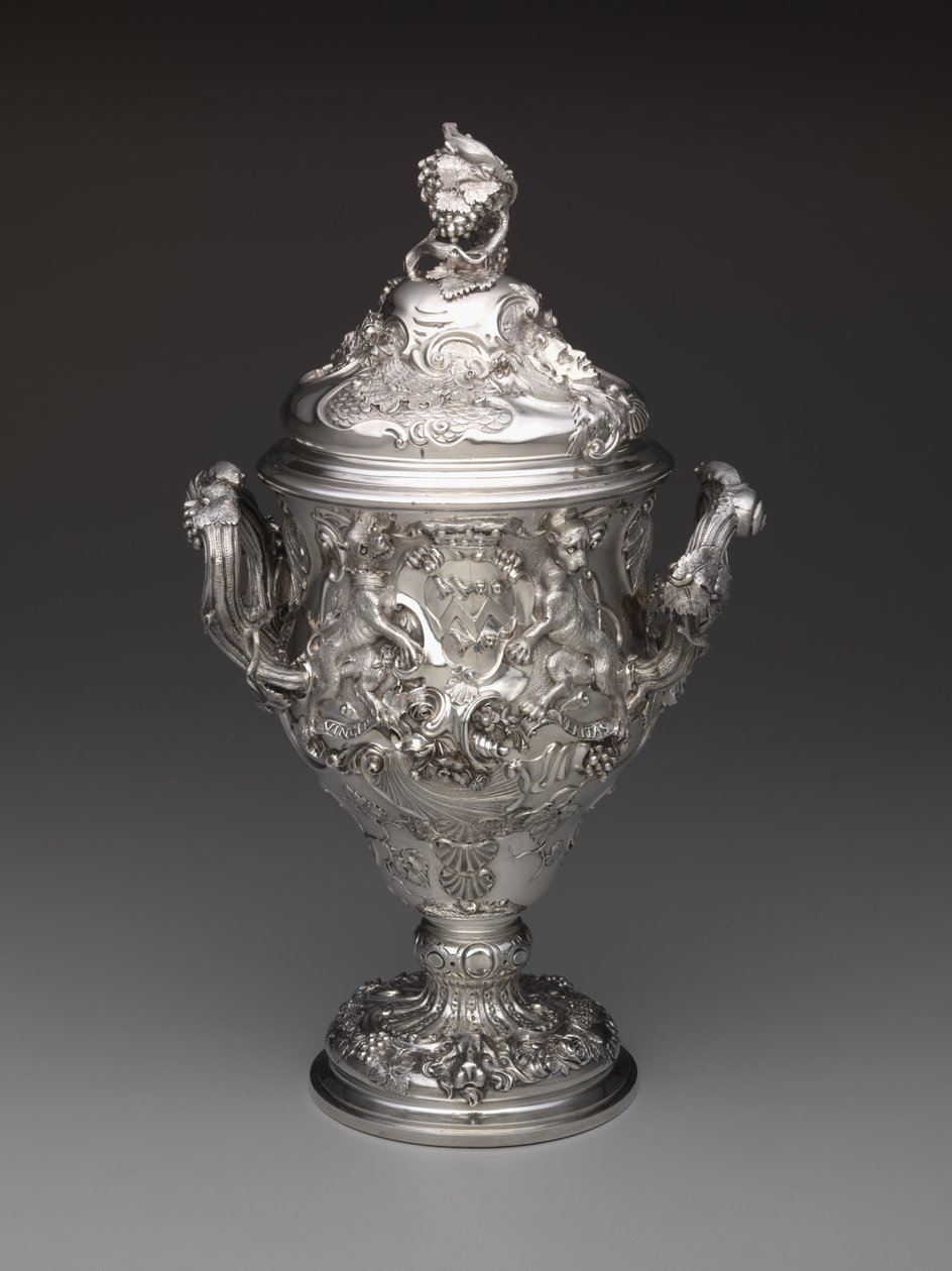 Krytý pohár, 1742 od Paul de Lamerie