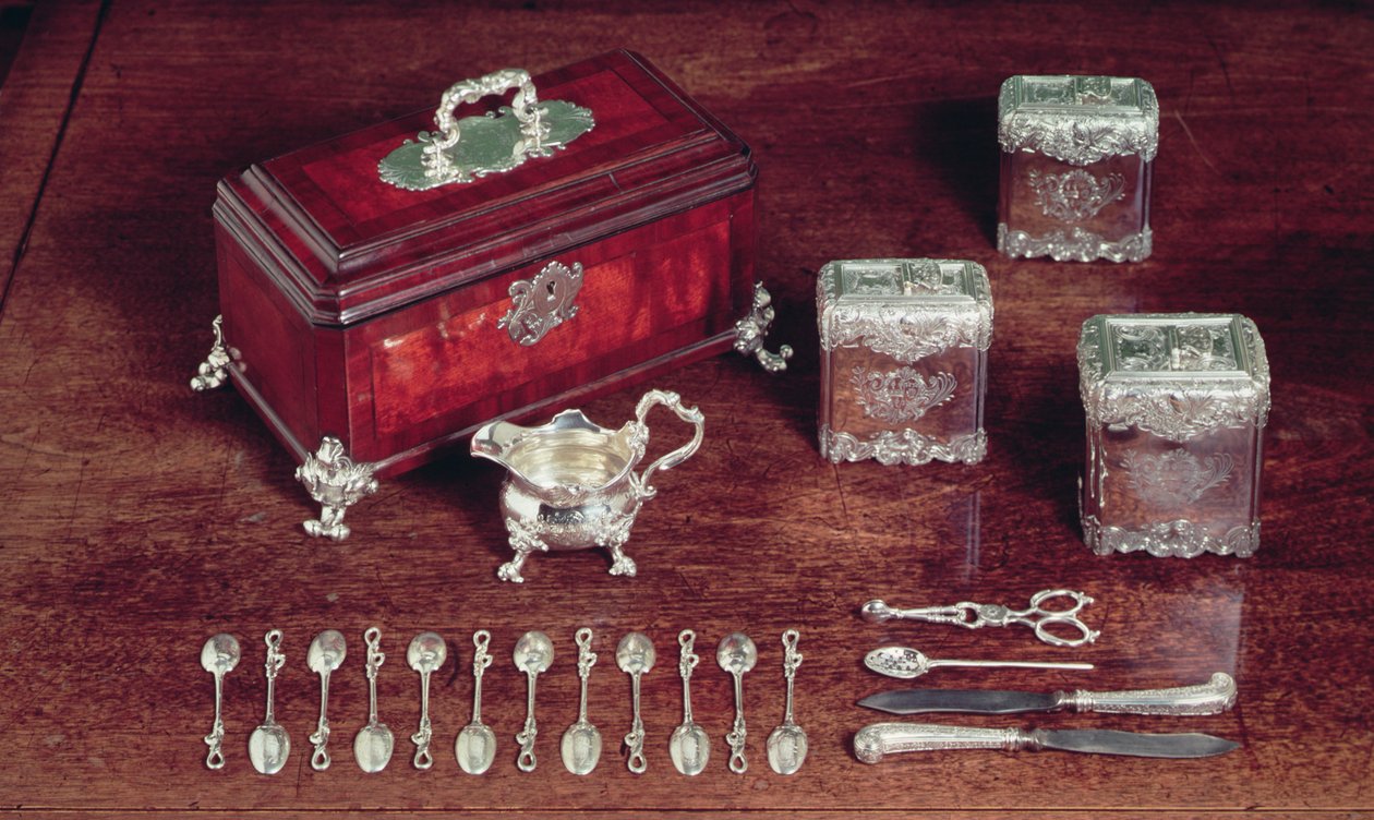 Čajové vybavení, cca 1735 (stříbro a dřevo) od Paul de Lamerie